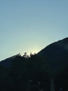 Mehr über den Artikel erfahren Wenn das Leben kippt: Krebserkrankung, Angst und die stille Kraft der Hoffnung